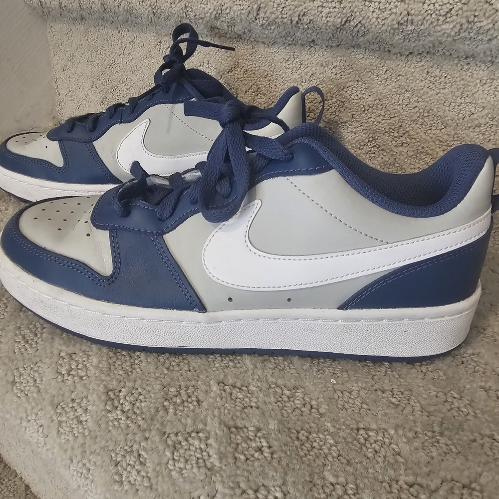Nike Sneakers - Great Condition!